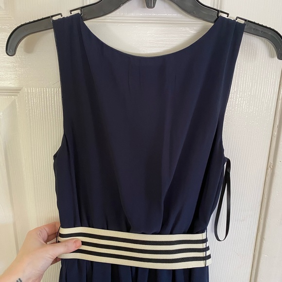 Dress w belt - Picture 5 of 5